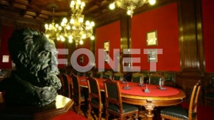 Neovlašćeno nuđenje kredita